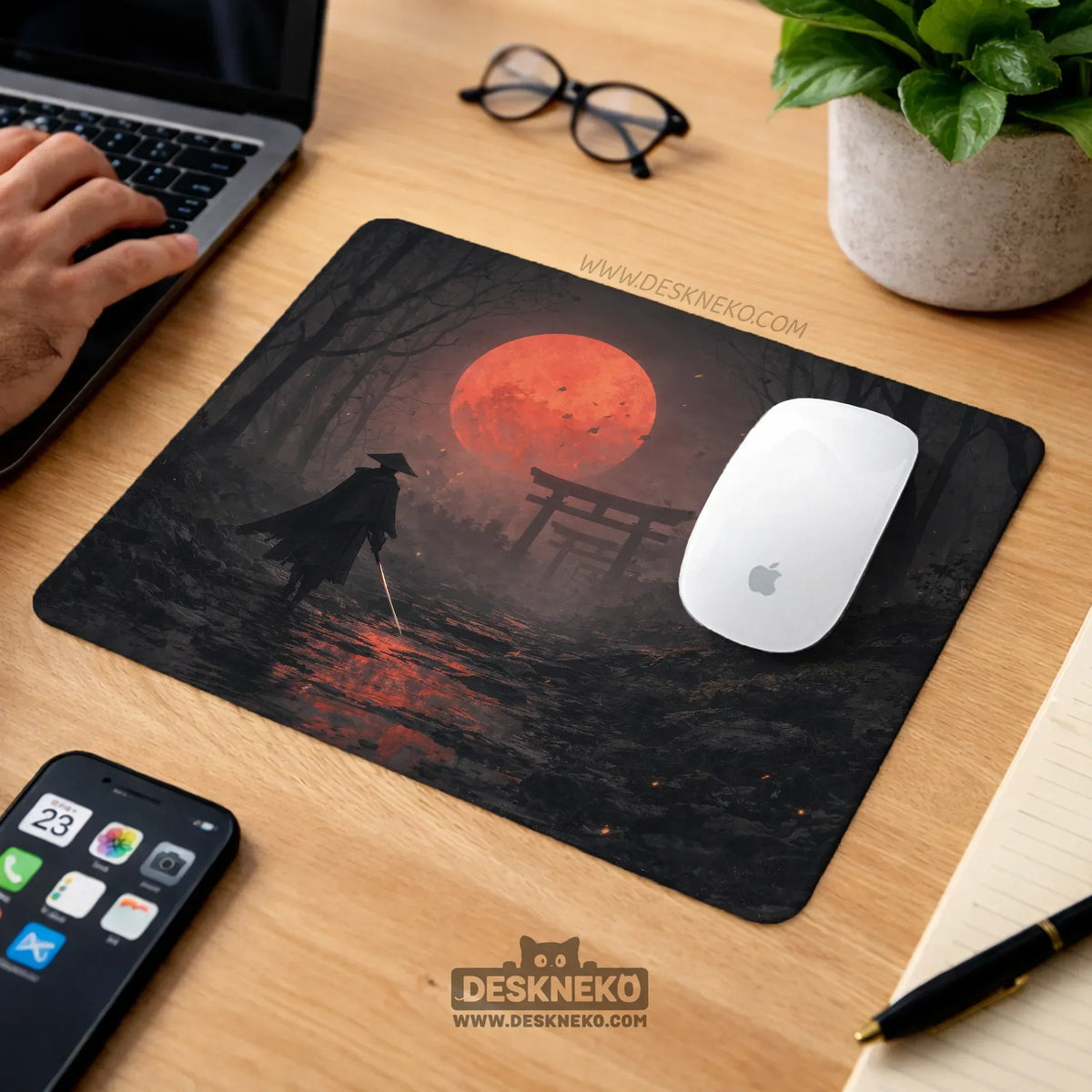 Samurai Red Moon Ergonomic Mousepad & Keyboard Wrist Rest - Deskneko