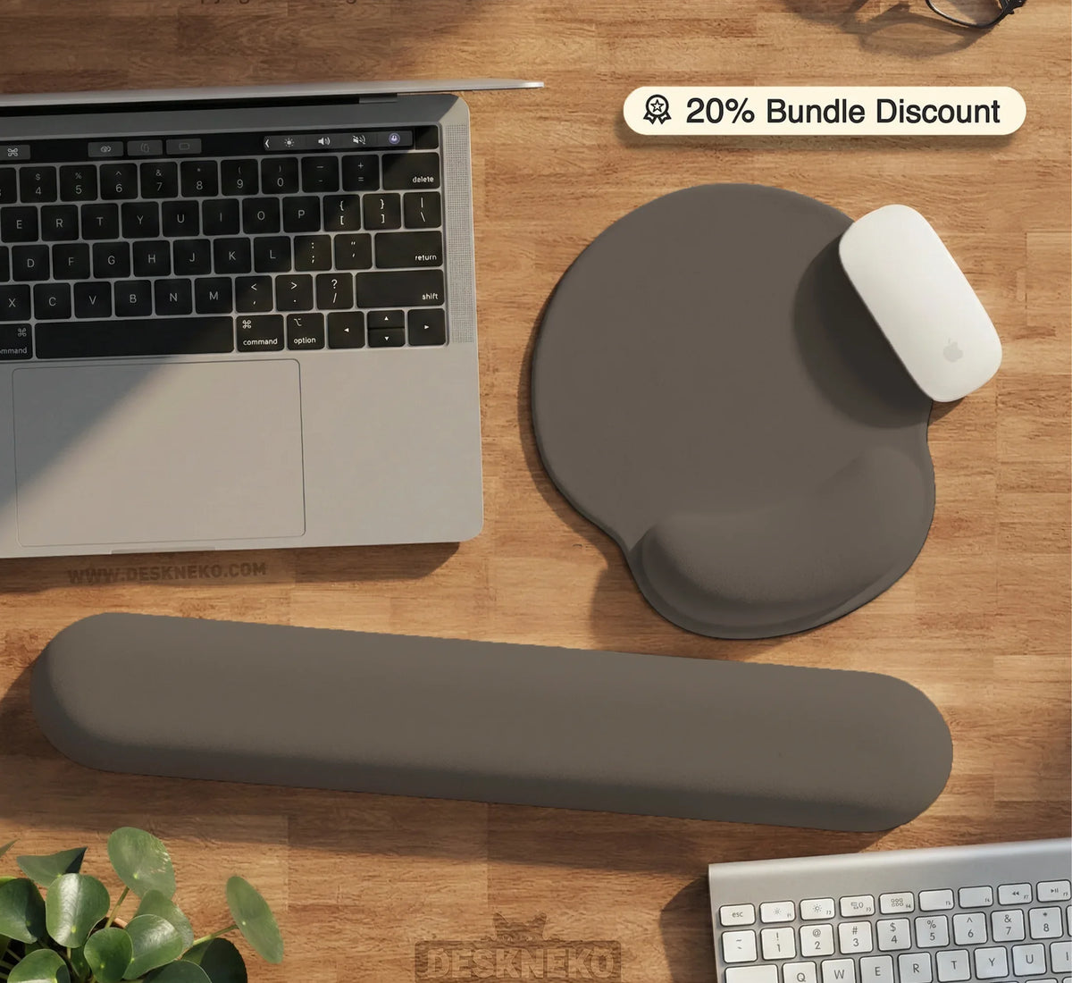 Cocoa Brown Minimalist - Deskneko