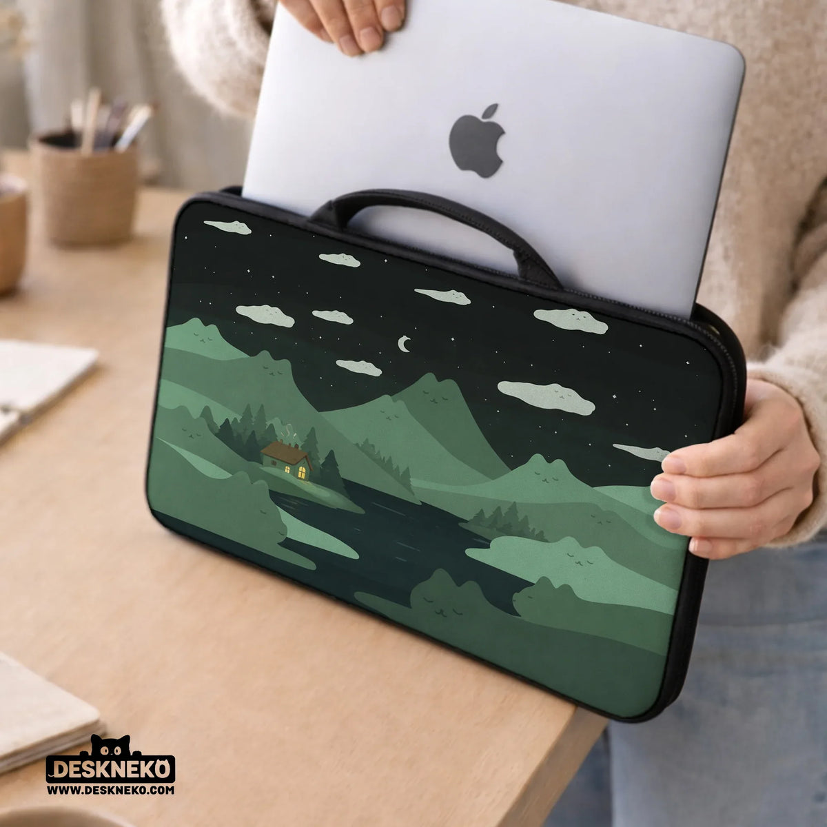 Green Cat Mountains Laptop Sleeve & Bag - Deskneko
