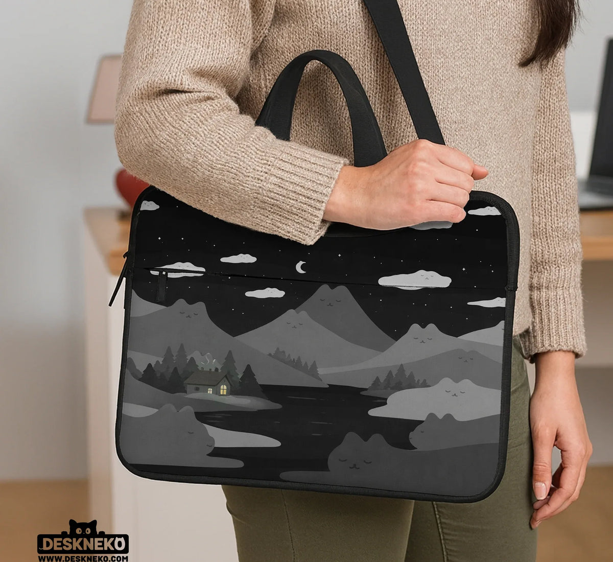 Black Cat Mountains Laptop Sleeve & Bag - Deskneko