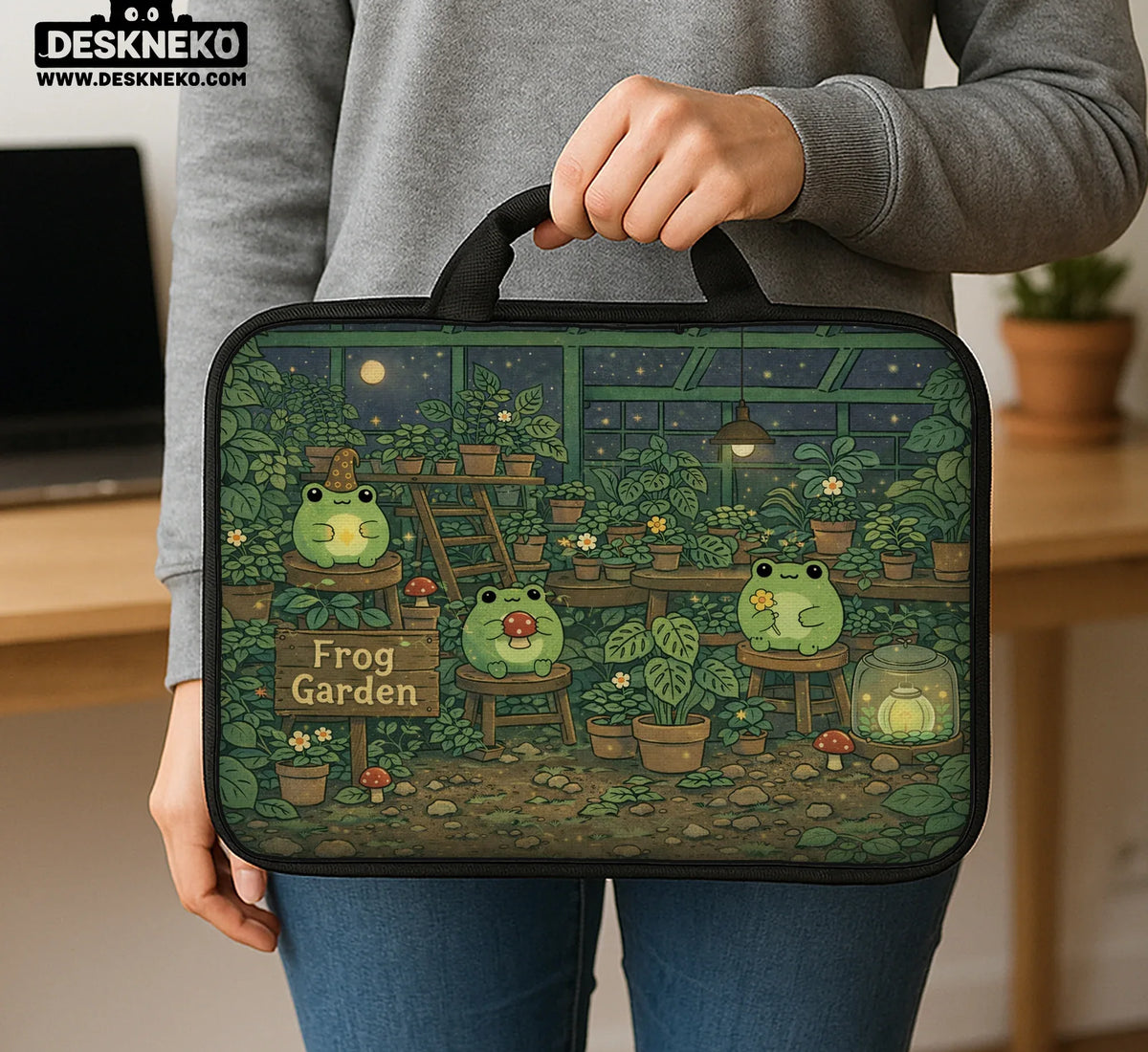Frog Garden Laptop Sleeve - Deskneko