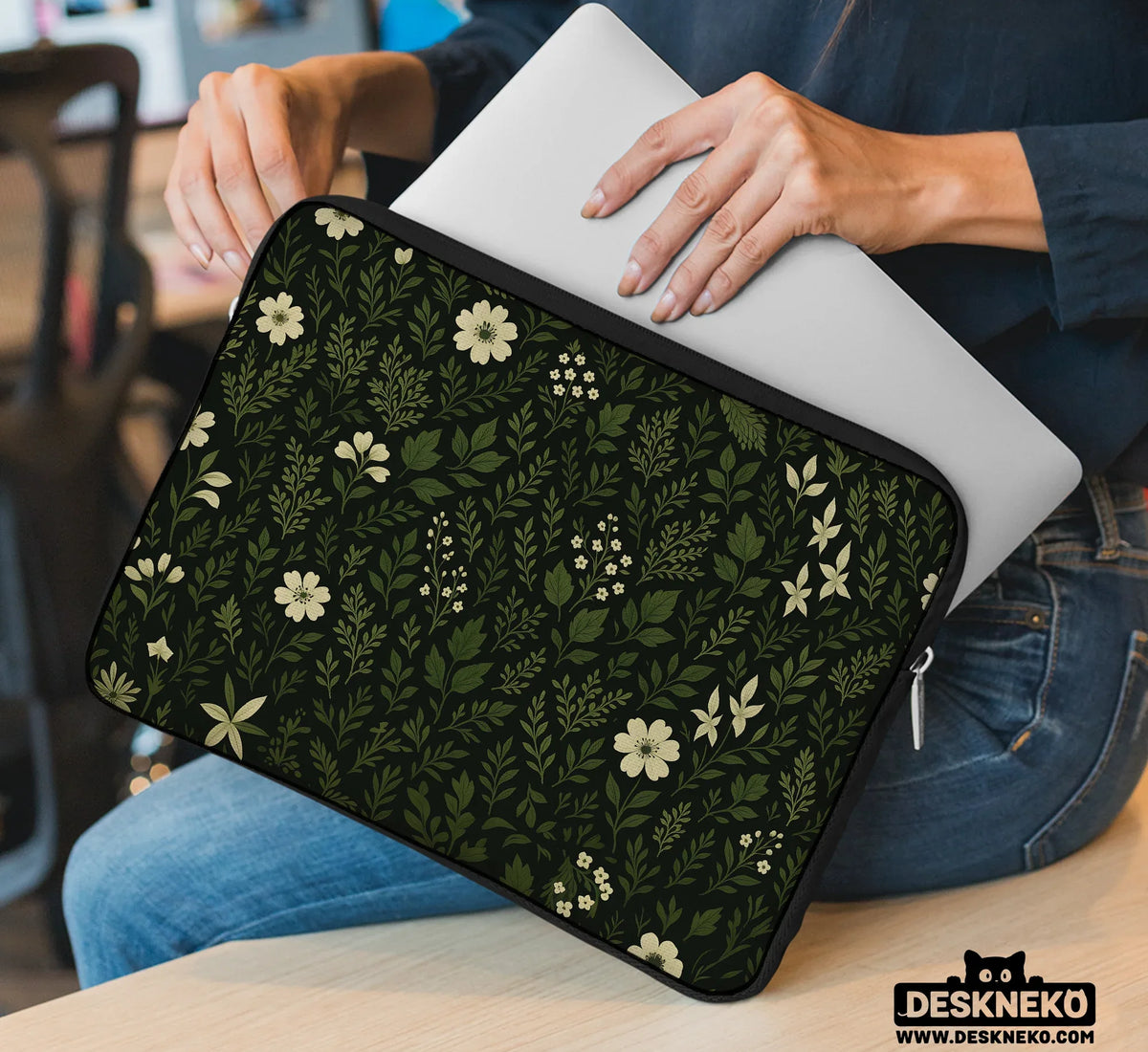 Botanical Laptop Sleeve & Bag with Dark Green Floral Pattern - Deskneko