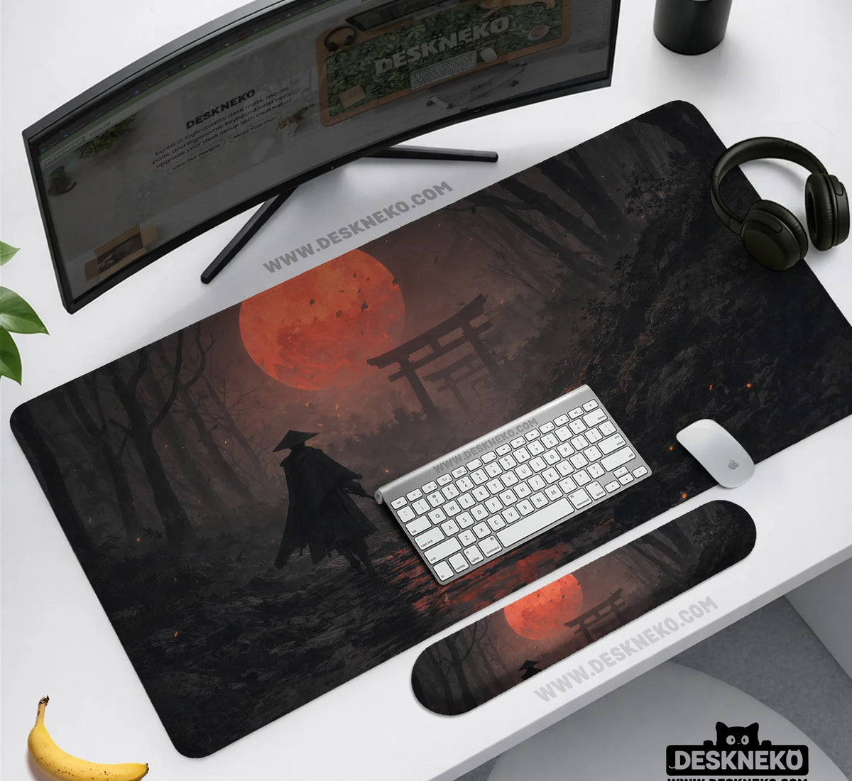 Crimson Samurai Eclipse Desk Mat Mousepad - Deskneko