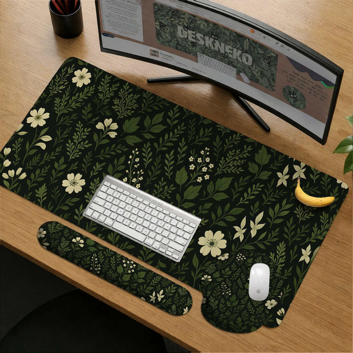 Botanical Ergonomic Mousepad with Wrist Rest for Cozy Desk Setup - Deskneko