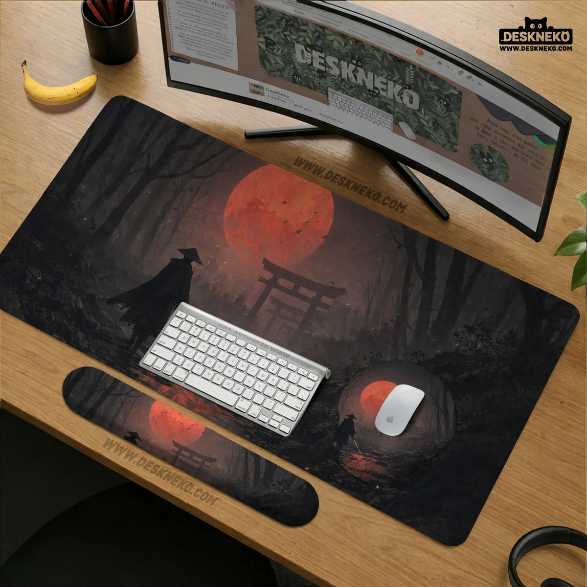 Samurai Red Moon Ergonomic Mousepad & Keyboard Wrist Rest - Deskneko