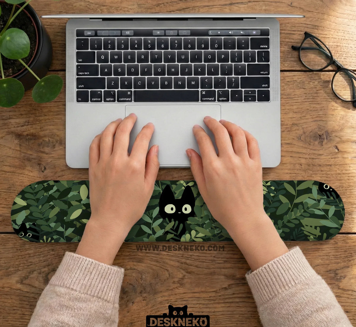Botanical Cat Ergonomic Mousepad with Wrist Rest for Desk Comfort - Deskneko