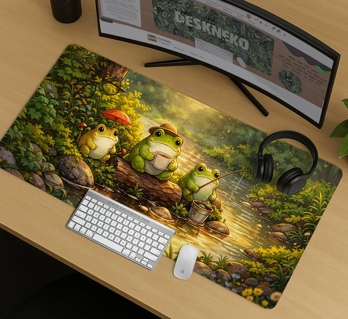 Forest Frogs Desk Mat - Deskneko