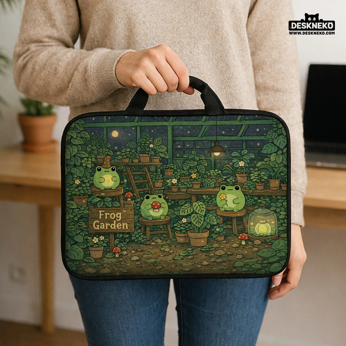 Frog Garden Laptop Sleeve - Deskneko