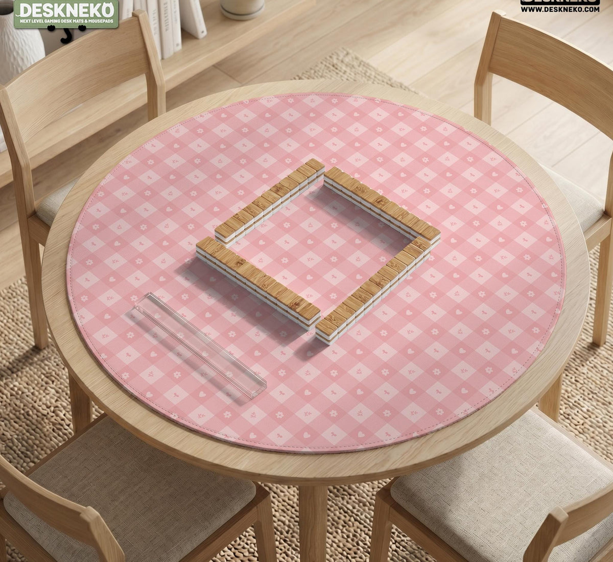 Pink checkered mahjong mat with small hearts and flowers.