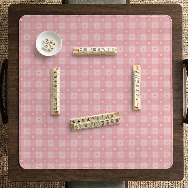 Pink checkered mahjong mat with small hearts and flowers.