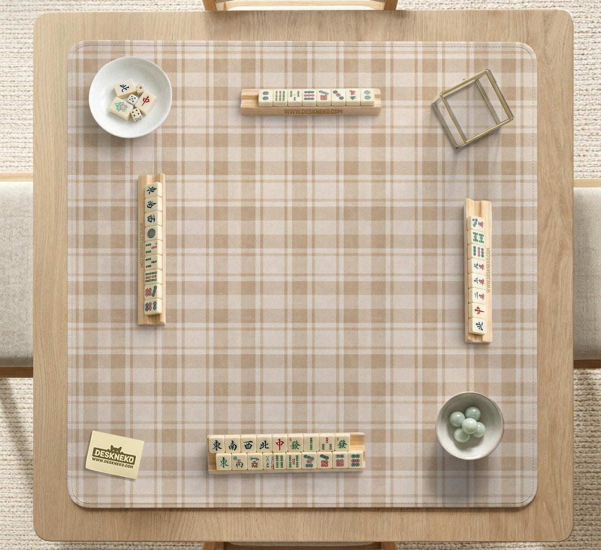 Beige plaid mahjong mat with a cream tartan pattern on a neutral background.