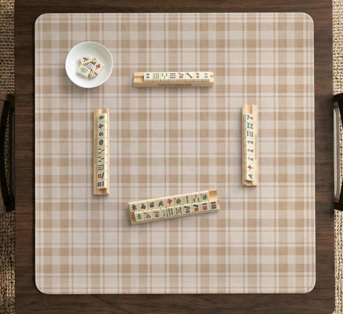 Beige plaid mahjong mat with a cream tartan pattern on a neutral background.